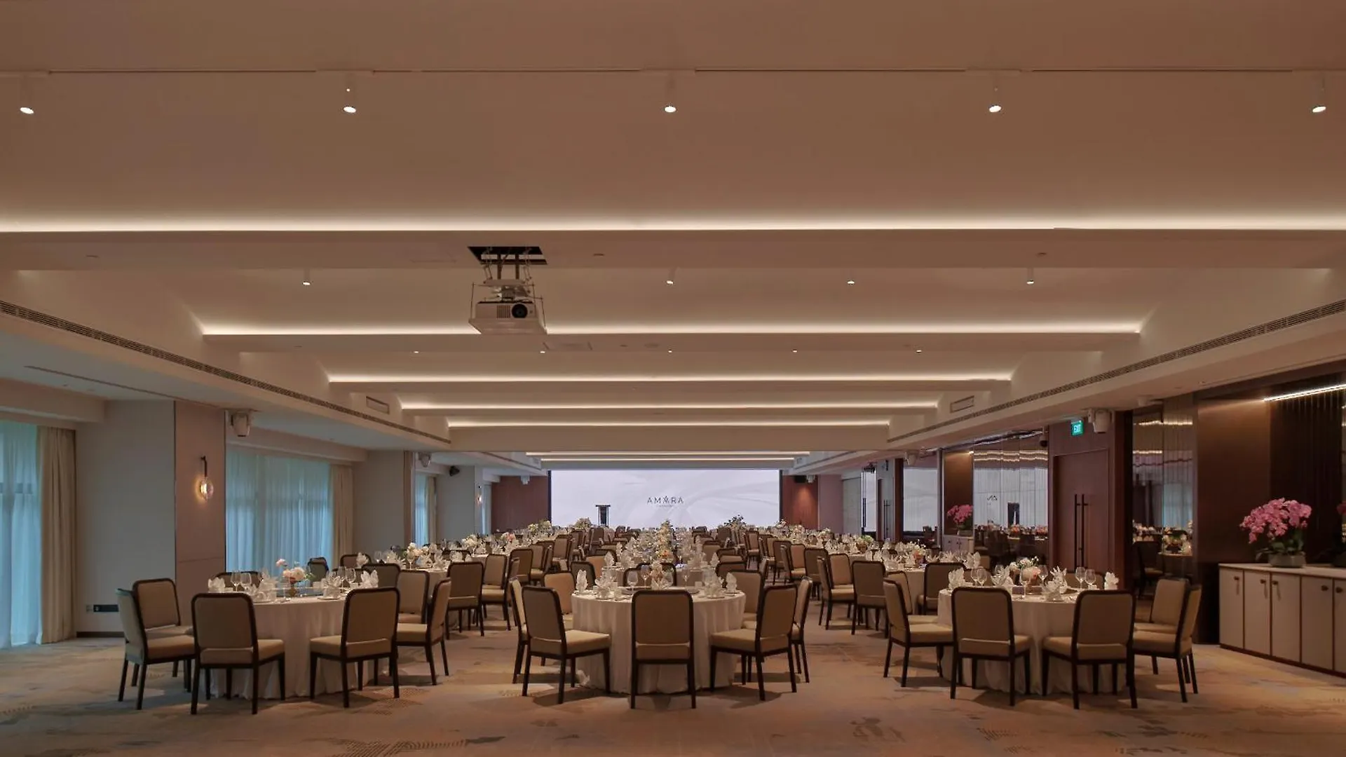 Hotel Amara Singapore - Newly Renovated